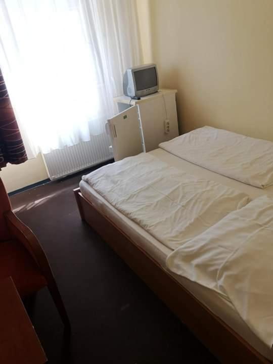 Fenyves Panzio Bed & Breakfast Siofok Luaran gambar